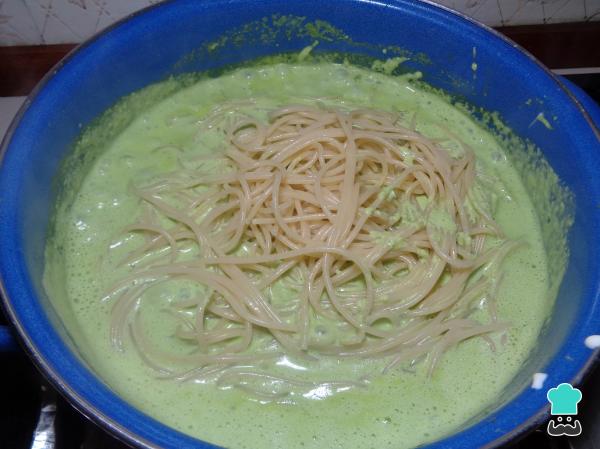 Recette de Spaghettis verts aux épinards - Étape 7