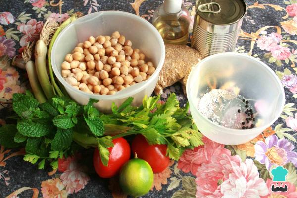 Recette de Salade de pois chiches aux tomates et oignons - Étape 3
