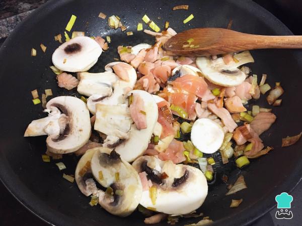 Recette de pâtes au saumon fumé et crème - Étape 3