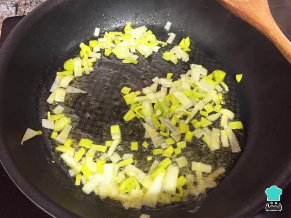 Recette de pâtes au saumon fumé et crème - Étape 2