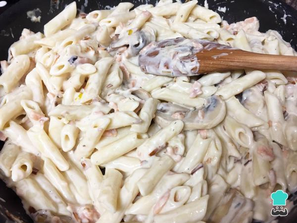 Recette de pâtes au saumon fumé et crème - Étape 5