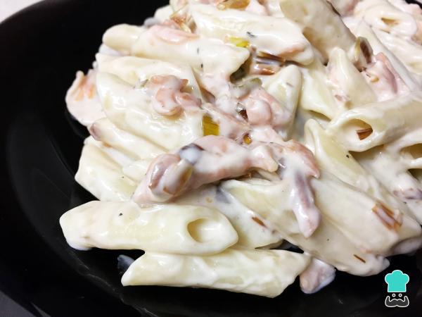Recette de pâtes au saumon fumé et crème - Étape 6
