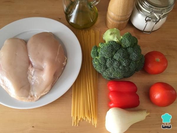 Recette Spaghetti au poulet et brocoli - Étape 1