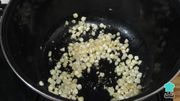 Recette de chicharrón à la sauce rouge - Étape 6