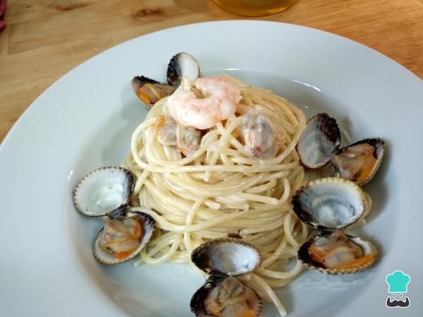 Recette de Spaghetti à la marinera à la crème - Étape 9