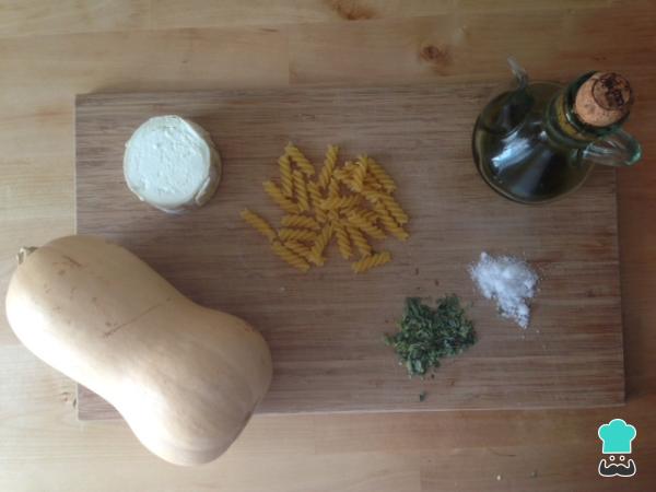 Recette de pâtes au potiron et fromage de chèvre - Étape 1