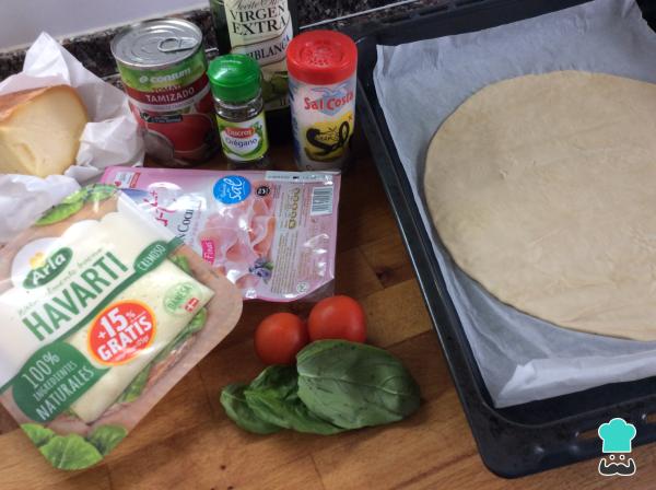 Recette de calzone au jambon et au fromage - Étape 1