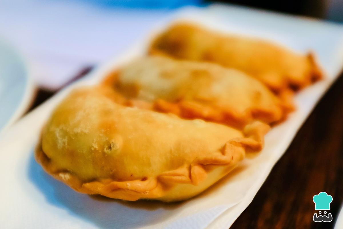 Recette d'empanadas au jambon, au fromage et aux œufs