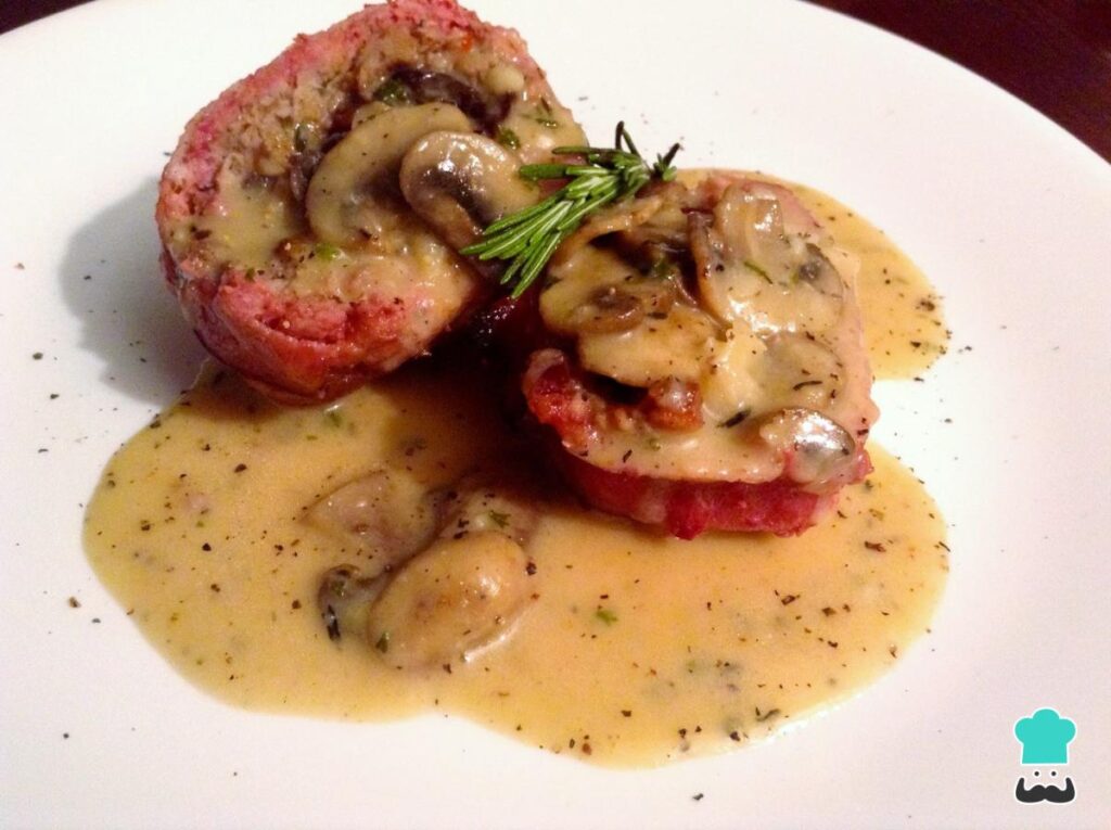 Recette de Rouleau de viande à la sauce aux champignons