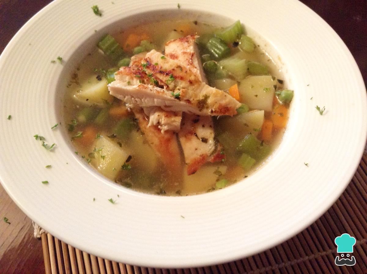 Recette de bouillon de légumes et de poulet