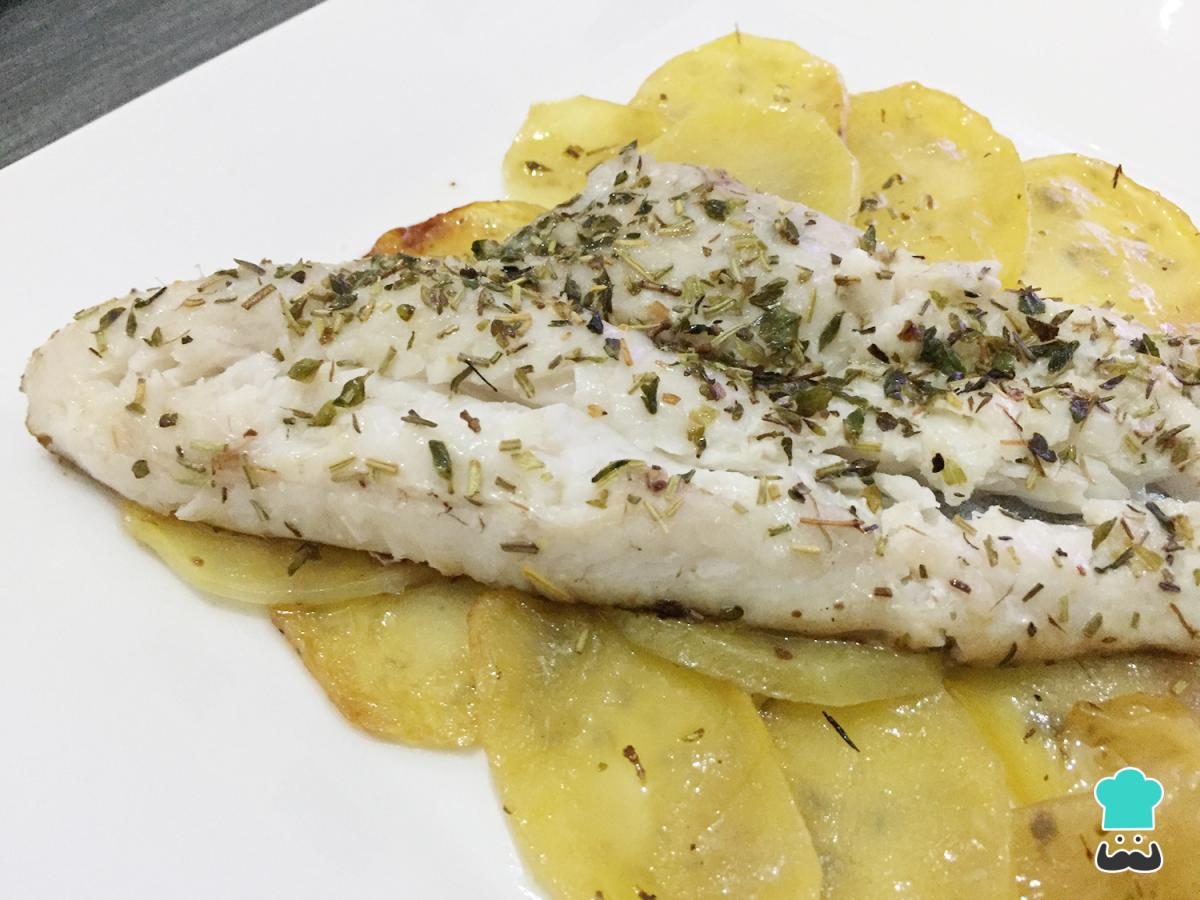 Recette de merlu au four avec pommes de terre de boulangerie