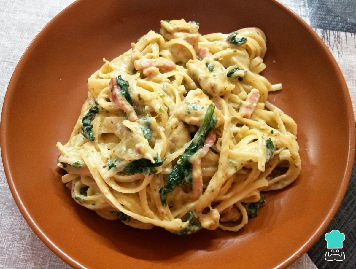 Recette de pâtes au pesto de poulet