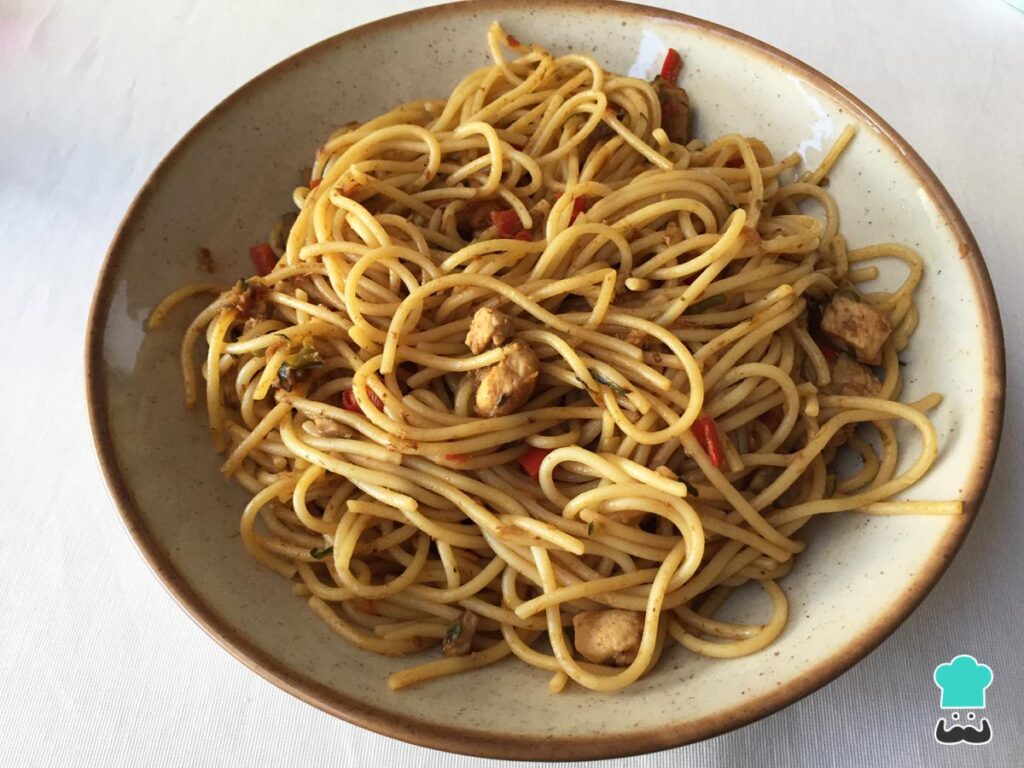 Recette de pâtes au poulet, légumes et soja
