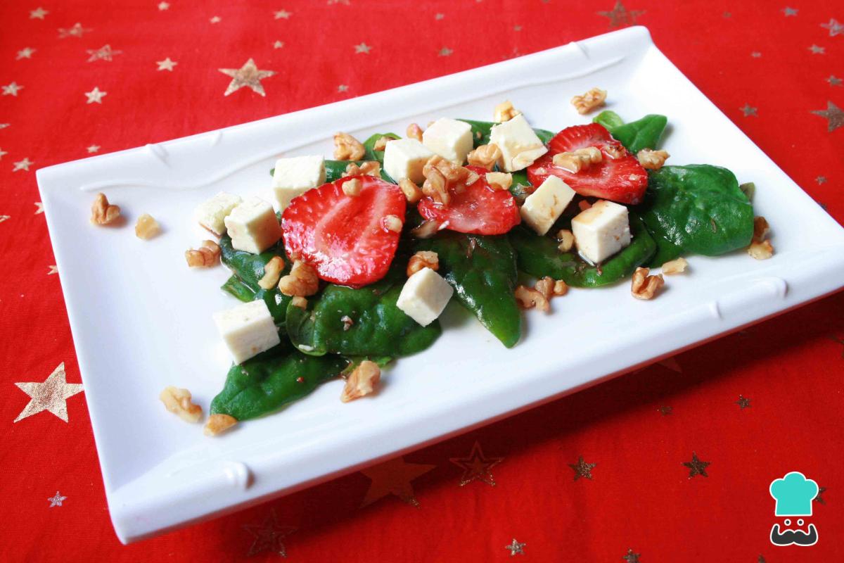 Recette de salade d'épinards aux fraises et au fromage de chèvre
