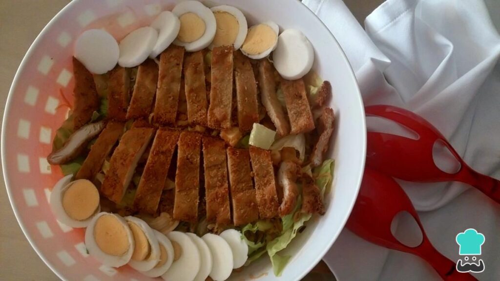 Recette de salade de pâtes et poulet pané