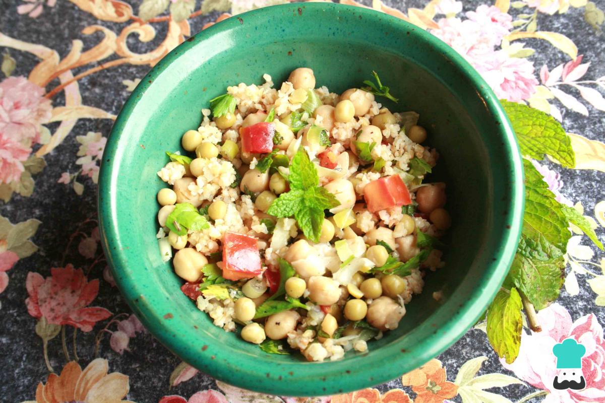 Recette de salade de pois chiches aux tomates et oignons