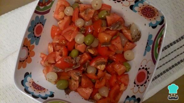Recette de salade de tomates et anchois