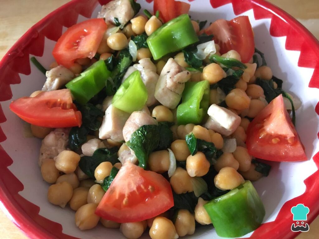 Recette de salade tiède de pois chiches au poulet