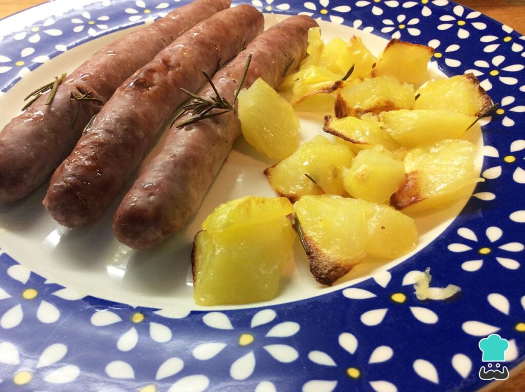 Recette de saucisses au four avec pommes de terre