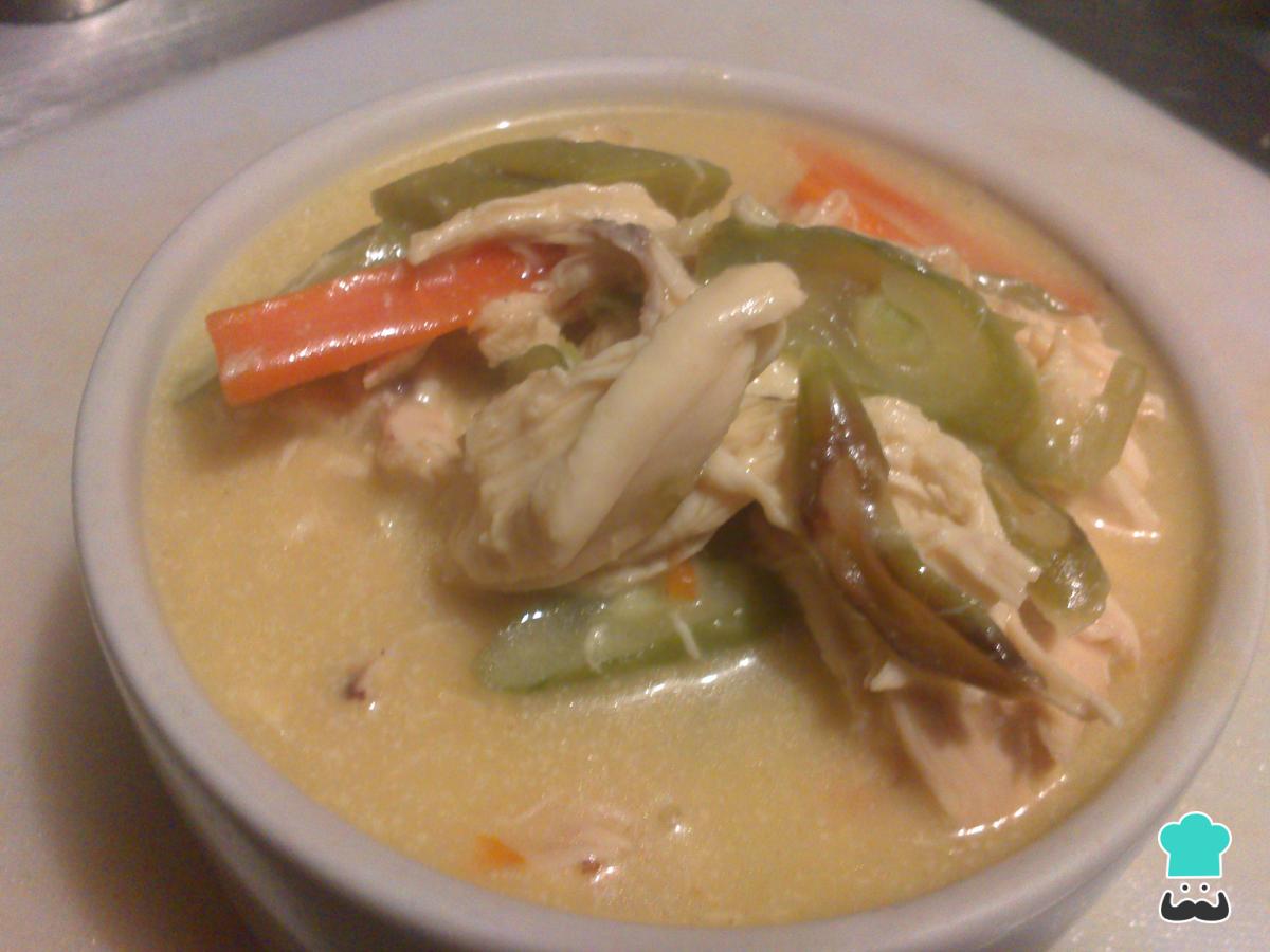 Recette de soupe au poulet et au curry