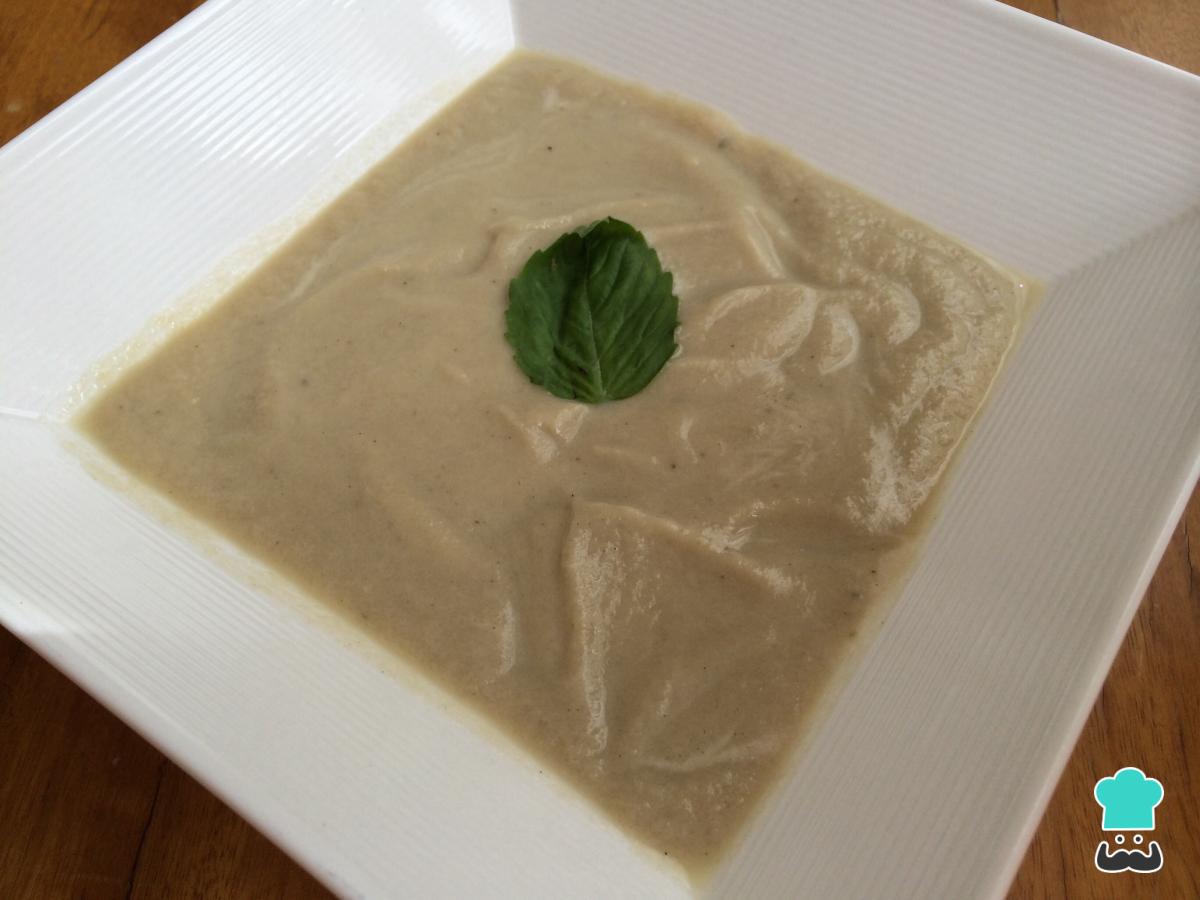 Recette de soupe légère à la crème de champignons
