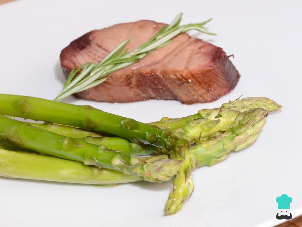 Recette de thon frais mariné aux asperges sauvages