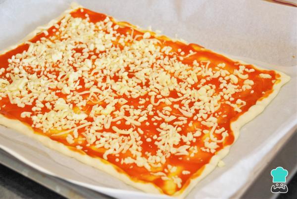 Recette de pizza au thon et jambon d'York - Étape 2