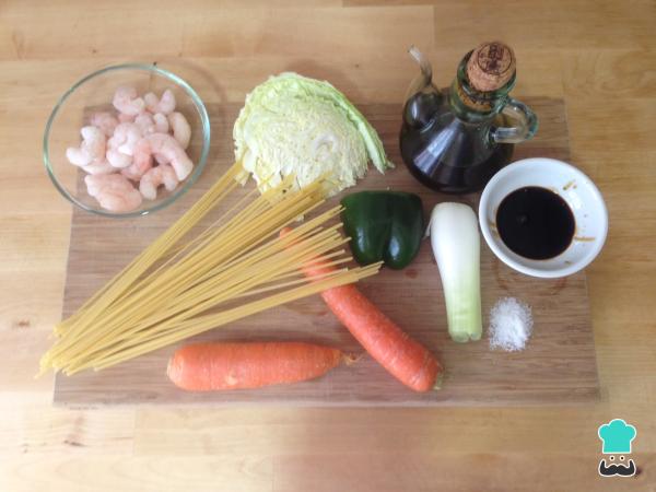 Recette de nouilles chinoises aux crevettes - Étape 1
