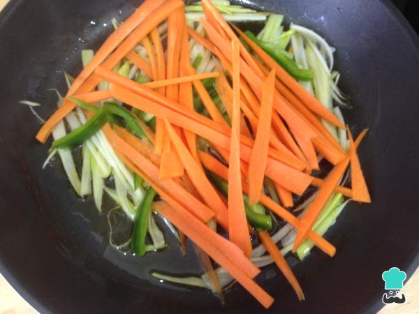 Recette de nouilles chinoises aux crevettes - Étape 4