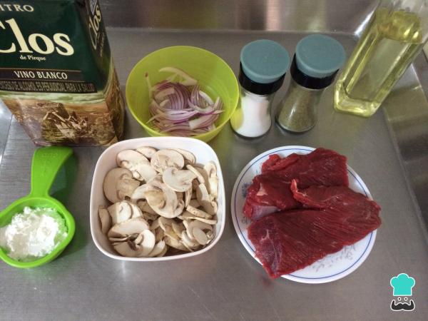 Recette de steak sauce aux champignons - Étape 1