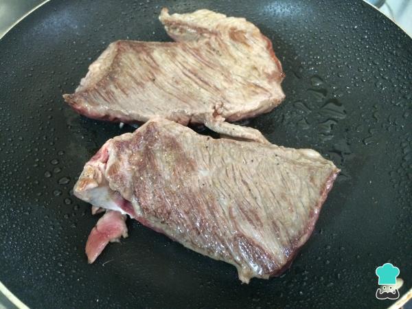 Recette de steak sauce aux champignons - Étape 2