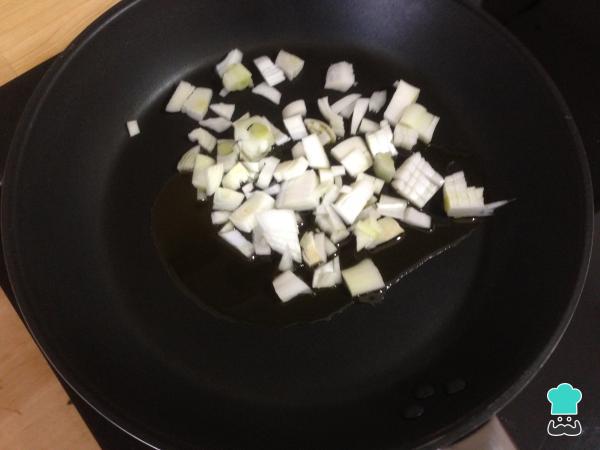 Recette de Lasagne au thon et aux épinards - Étape 2