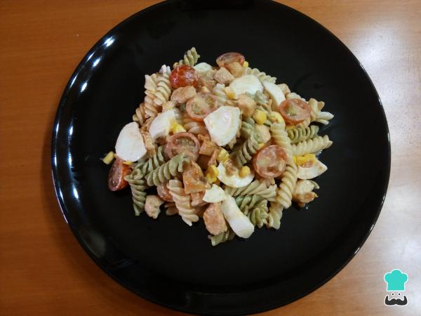 Recette de salade de pâtes au poulet et sauce rose - Étape 6