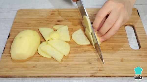 Recette du Pil pil de Cabillaud aux pommes de terre : l'astuce infaillible pour une sauce onctueuse et bien liée - Étape 5