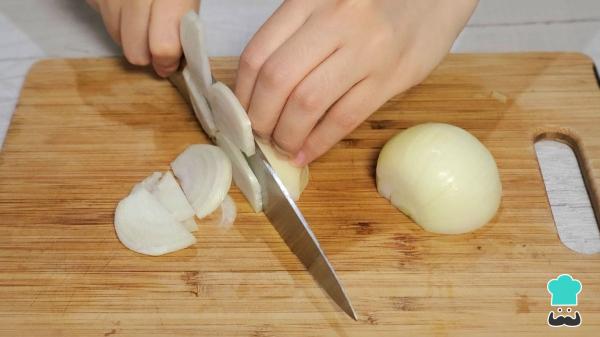 Recette du Pil pil de Cabillaud aux pommes de terre : l'astuce infaillible pour une sauce onctueuse et bien liée - Étape 6