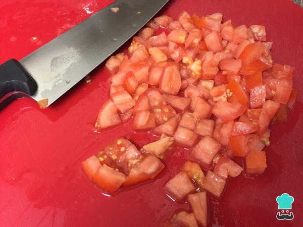 Salade de pois chiches aux tomates et aux œufs Recette - Étape 1