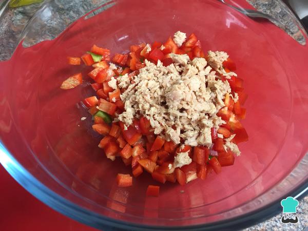 Salade de pois chiches aux tomates et aux œufs Recette - Étape 2