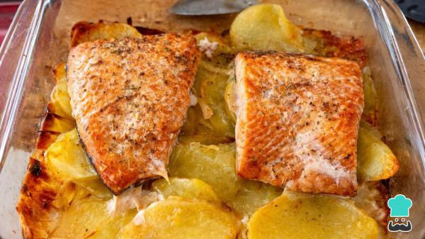 Recette de saumon au four avec pommes de terre et oignons - Étape 5