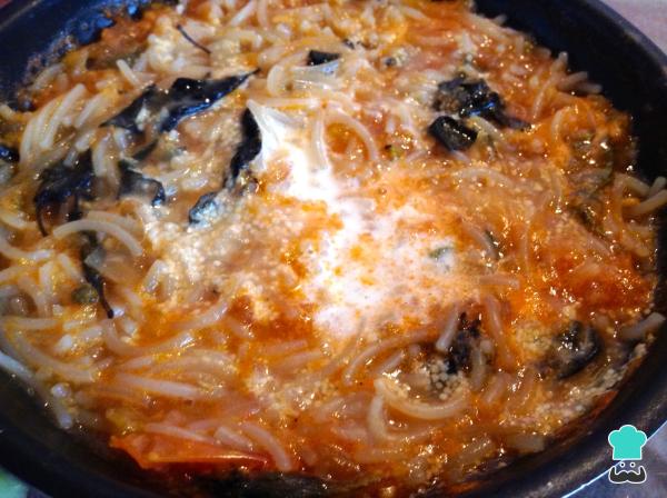Recette de nouilles à la sauce caprese - Étape 4