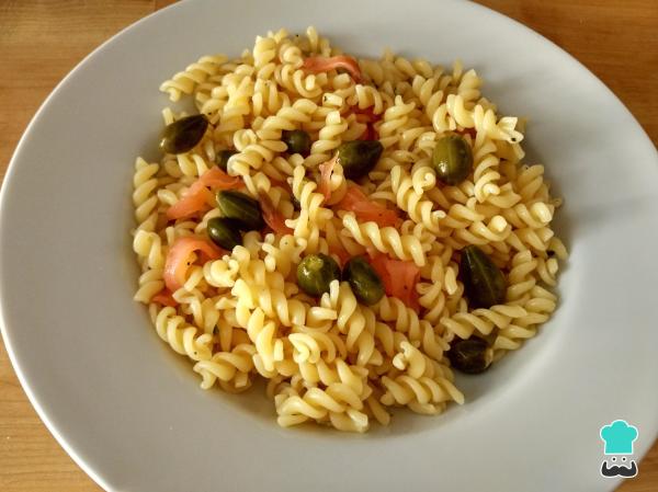 Recette de salade de pâtes au saumon et aux câpres - Étape 5