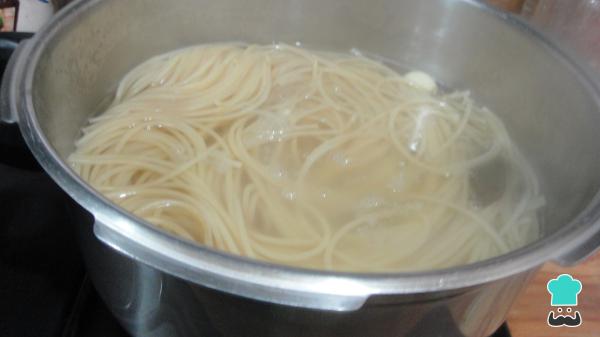 Recette Spaghetti à la sauce rouge - Étape 2