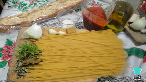 Recette Spaghetti à la sauce rouge - Étape 1