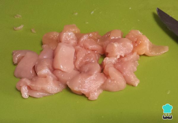 Recette de salade de pâtes au poulet et au fromage - Étape 1