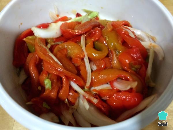 Recette de Salade de poivrons rôtis, tomates et oignons - Étape 5