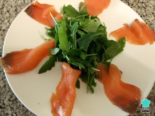 Recette de salade de roquette et saumon fumé - Étape 3