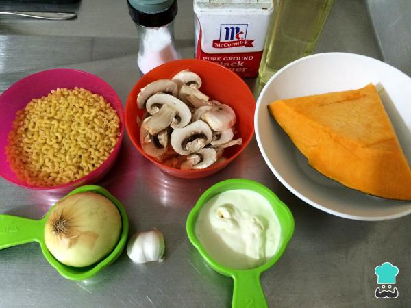 Recette de pâtes au potiron et champignons - Étape 1