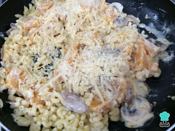 Recette de pâtes au potiron et champignons - Étape 6