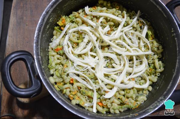 Recette des Coudes à la fleur de potiron - Étape 5