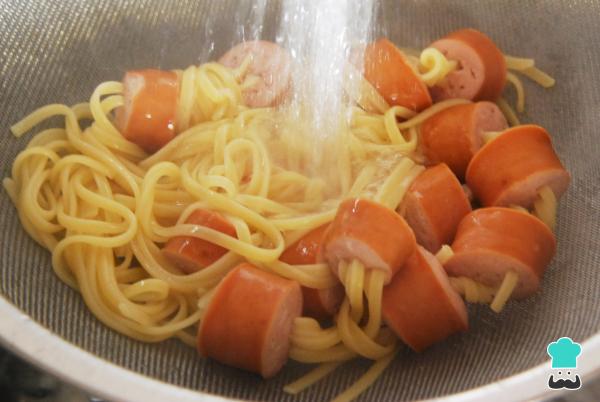 Recette de Spaghetti aux saucisses pour enfants - Étape 4