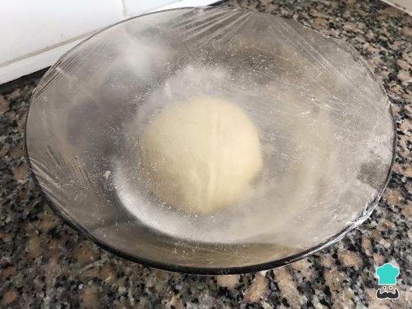 Recette de pizza aux bords de fromage - Étape 2